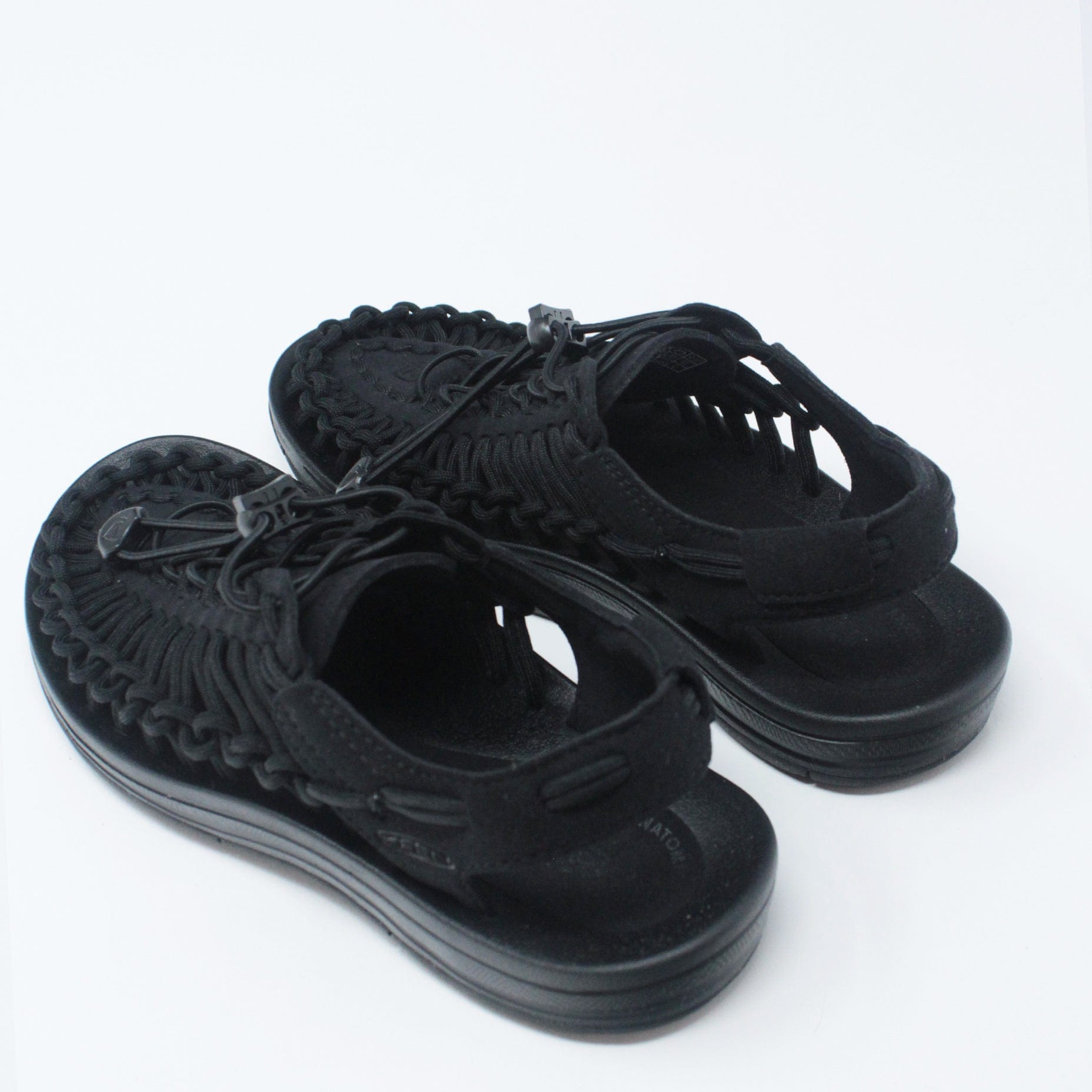 Keen Men s UNEEK Sandals Black